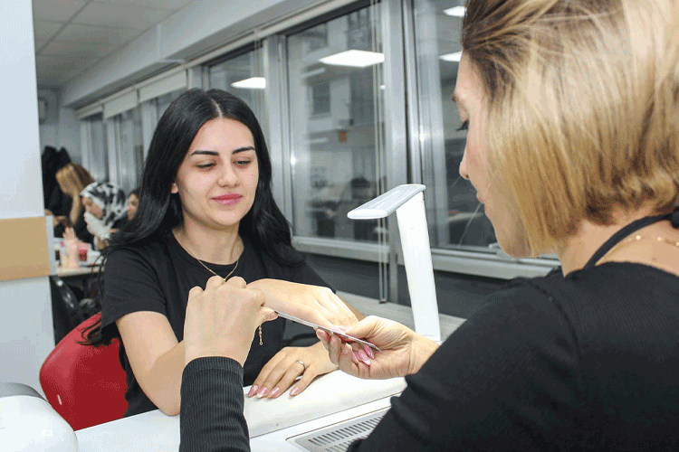 Artvin Protez Tırnak Uzmanlığı Kursları 0-530-304-9898 