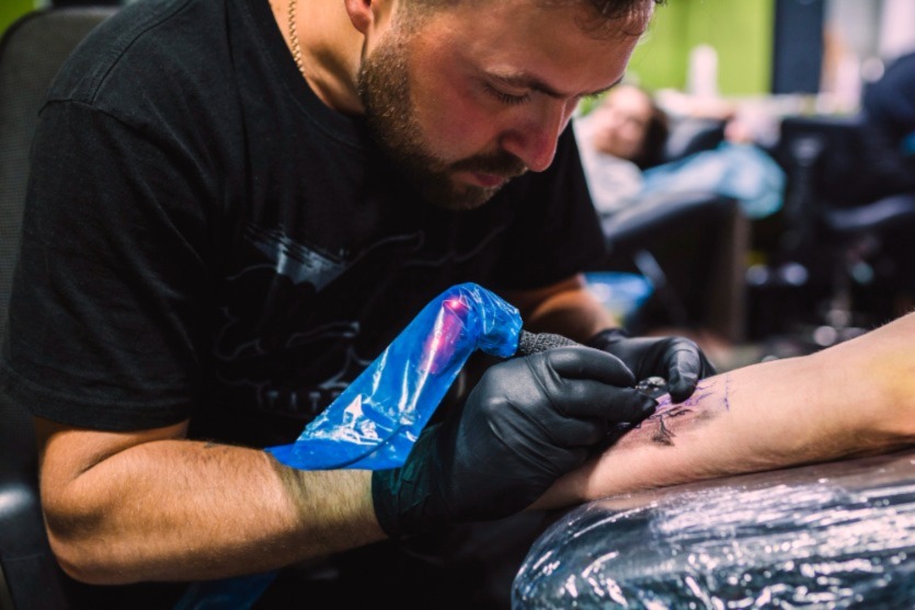 MANİSA DÖVME UYGULAYICISI KURSU – 0 530 304 98 98